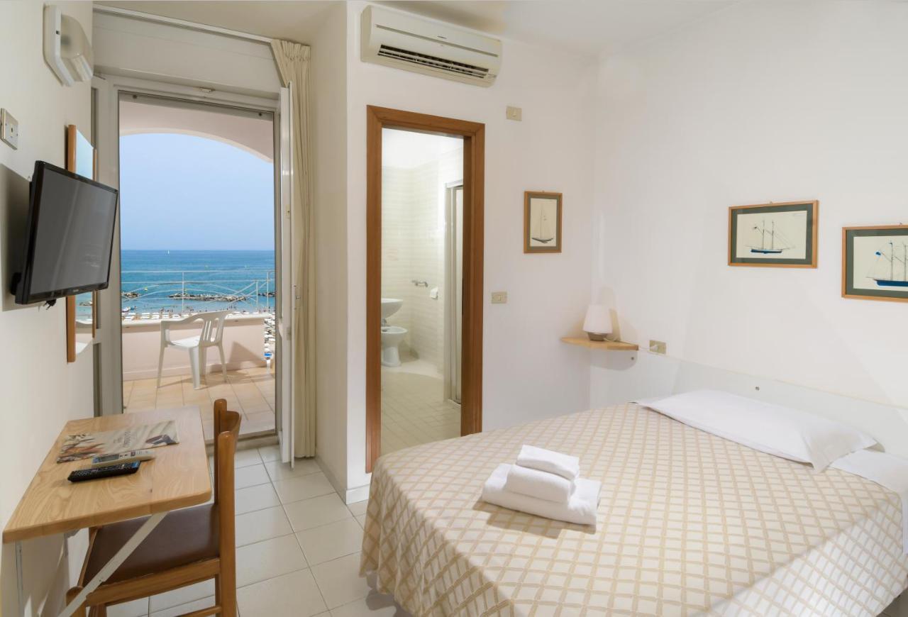 קאטוליקה Hotel Continental מראה חיצוני תמונה